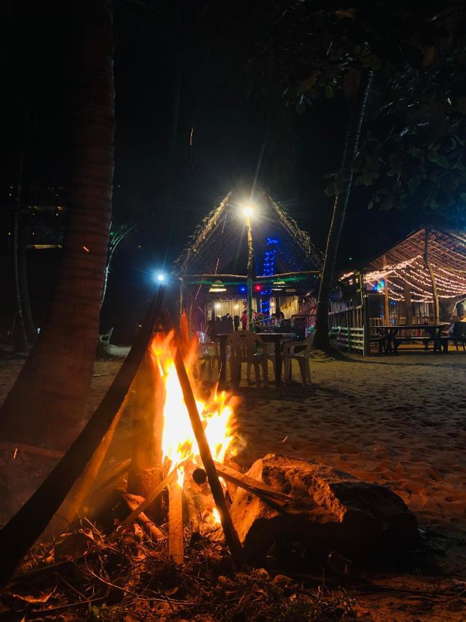 Honey Beach Negombo Exterior foto