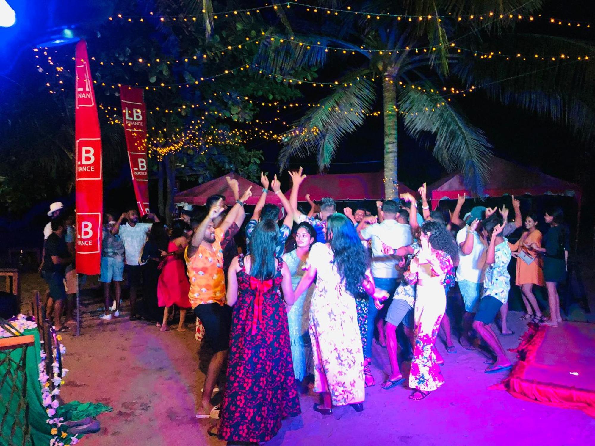 Honey Beach Negombo Exterior foto