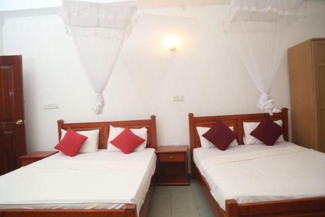 Honey Beach Negombo Exterior foto